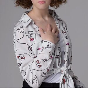 MILK & HONEY 🍯 Artsy Abstract Face Print Tie-Front Blouse XL (runs small)